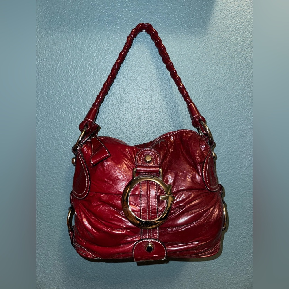 Guess Red Patent Shoulder Bag – Braided Strap – Classic G Logo – Y2K Style